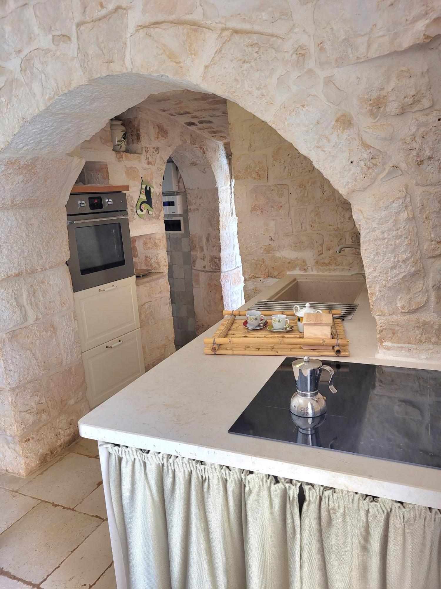 Вилла Trullo Bosco Libero Остуни Экстерьер фото